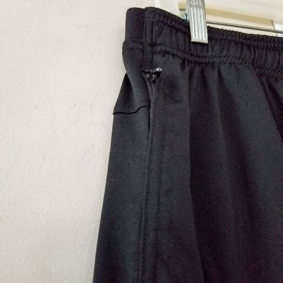 Adidas black athletic shorts size large - Picture 5 of 5